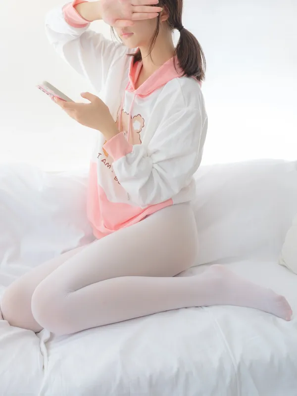 森萝财团 雨云 02E4K [144P 1V] - 森萝财团